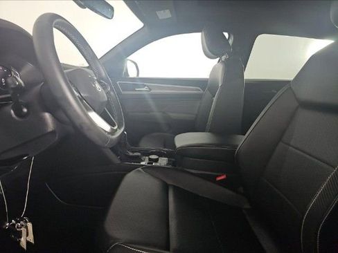 Used 2022 Volkswagen Atlas Cross Sport SE w/ Panoramic Sunroof Package AWD/4WD image 6