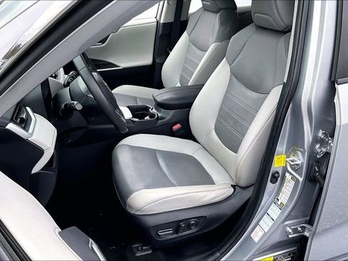 Used 2020 Toyota RAV4 Limited AWD/4WD image 20