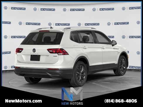 Used 2022 Volkswagen Tiguan SE AWD/4WD image 2