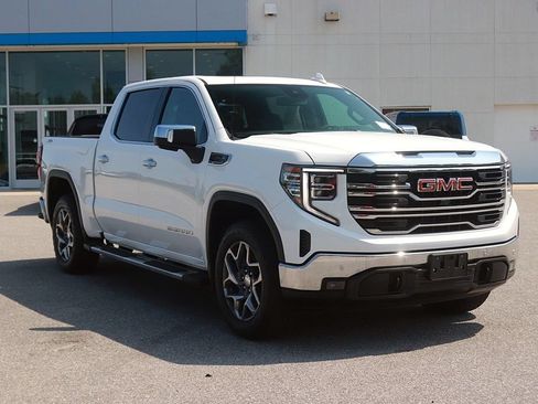 Used 2025 GMC Sierra 1500 SLT w/ SLT Premium Plus Package AWD/4WD image 3