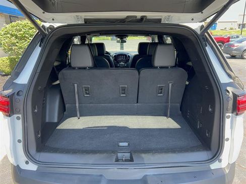 Used 2023 Chevrolet Traverse LT FWD image 12