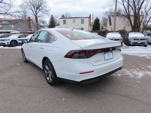 Certified 2023 Honda Accord EX image 4