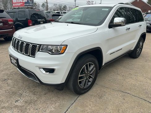 Used 2020 Jeep Grand Cherokee Limited w/ Luxury Group II image 2