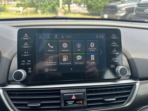 Used 2018 Honda Accord Sport image 11
