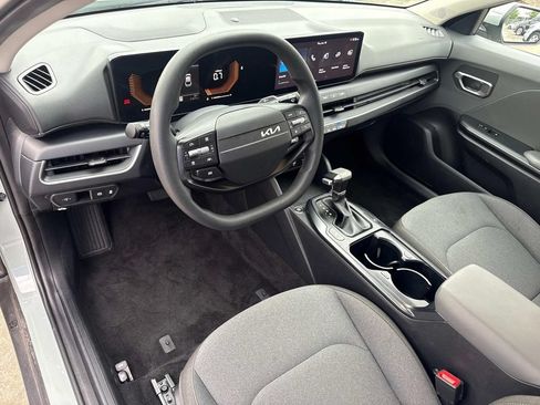 Used 2025 Kia K4 FWD image 23