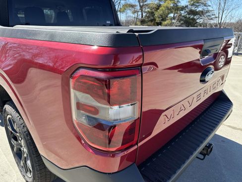 New 2026 Ford Maverick Lariat w/ Black Appearance Package image 8