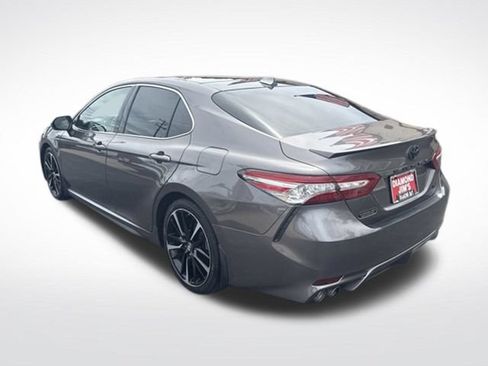 Used 2018 Toyota Camry XSE FWD image 5