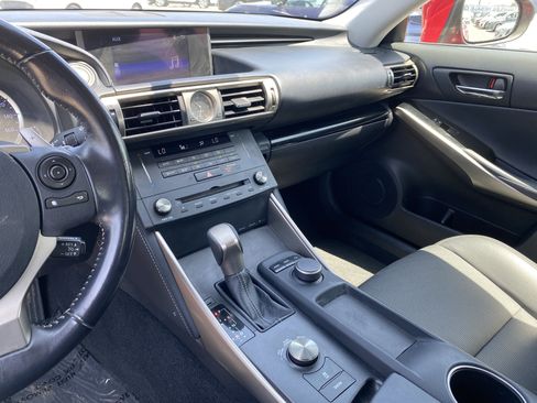Used 2016 Lexus IS 200t RWD image 11
