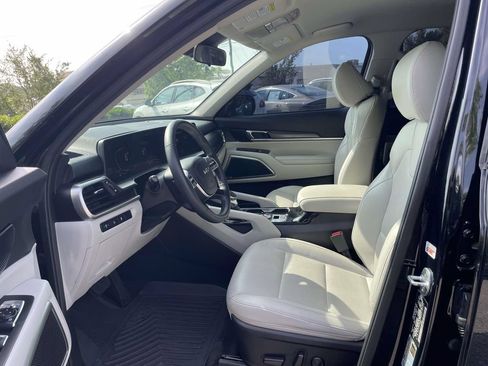 Used 2023 Kia Telluride S FWD image 15