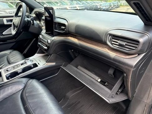 Used 2020 Ford Explorer Platinum w/ Premium Technology Package AWD/4WD image 28