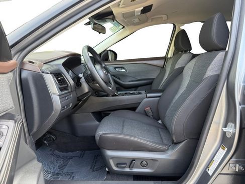 Used 2023 Nissan Rogue SV AWD/4WD image 10