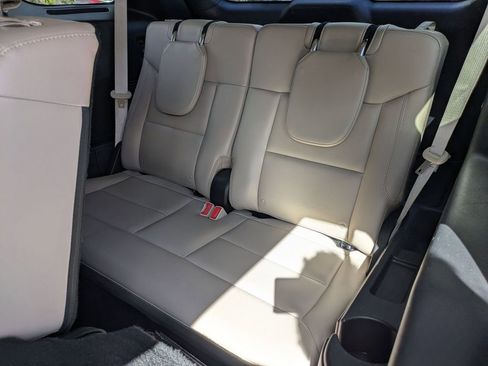 Used 2024 Ford Explorer XLT w/ Equipment Group 202A image 28