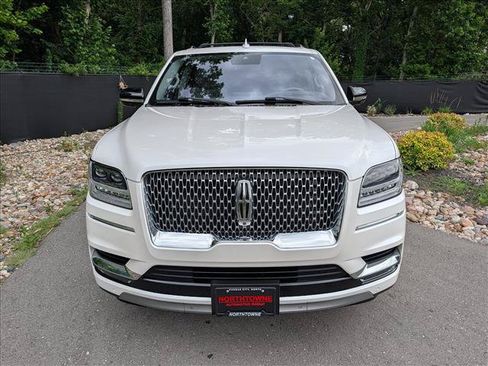 Used 2019 Lincoln Navigator L Reserve w/ Cargo Package AWD/4WD image 8