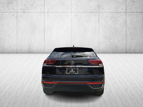 Used 2021 Volkswagen Atlas Cross Sport SE w/ Panoramic Sunroof Package image 6