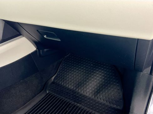 Used 2023 Toyota Corolla Cross LE image 35