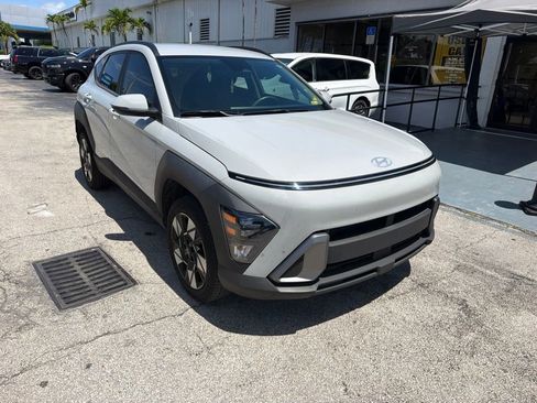Used 2024 Hyundai Kona SEL w/ Convenience Package AWD/4WD image 2