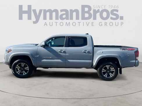 Used 2019 Toyota Tacoma TRD Sport image 7