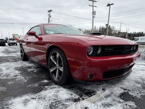 Used 2016 Dodge Challenger R/T image 8