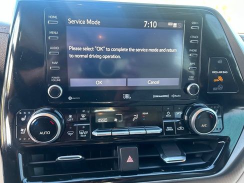 Used 2020 Toyota Highlander Limited AWD/4WD image 30