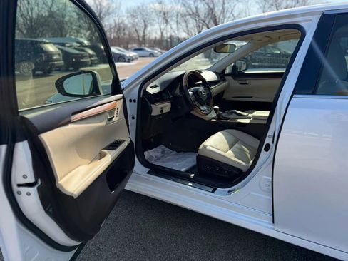 Used 2017 Lexus ES 300h FWD image 9