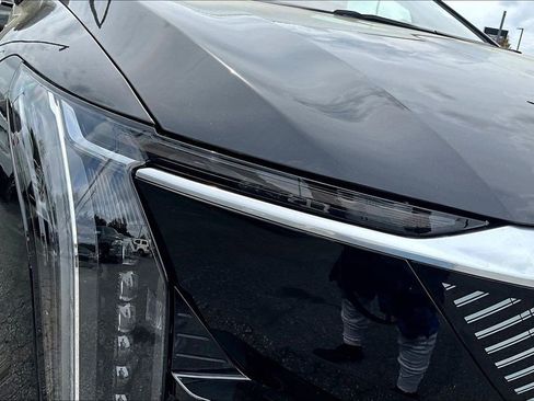 Used 2025 Cadillac Optiq Luxury 2 w/ LPO, Floor Liner Package AWD/4WD image 32