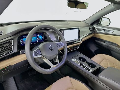 New 2026 Volkswagen Atlas Cross Sport SE image 10