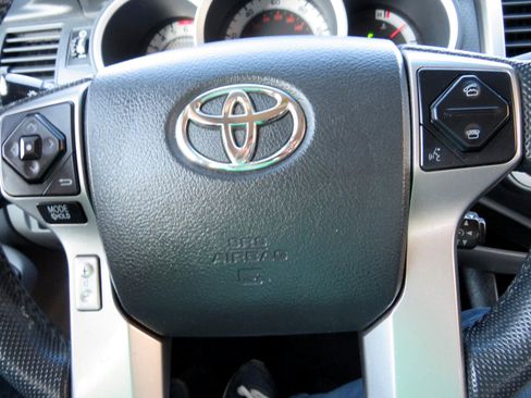 Used 2015 Toyota Tacoma TRD Pro image 27