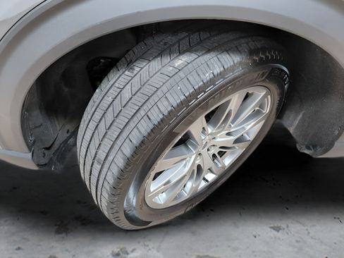 Used 2026 Ford Explorer Platinum AWD/4WD image 27