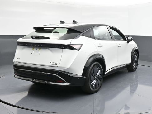 Used 2023 Nissan Ariya image 8