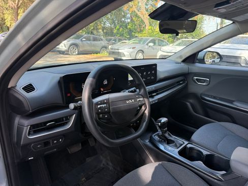 Used 2025 Kia K4 LXS image 28