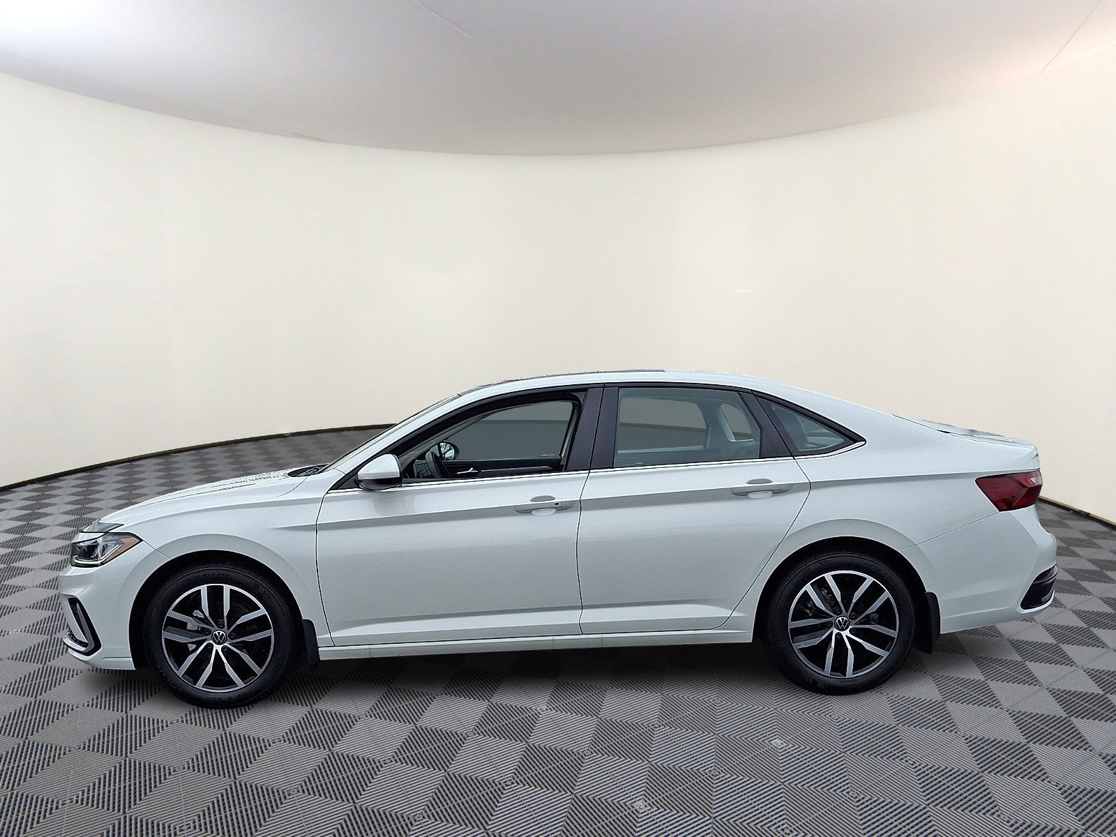 Used 2026 Volkswagen Jetta SE FWD image 4