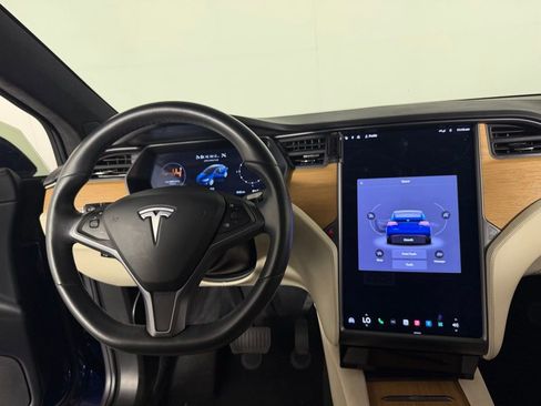 Used 2020 Tesla Model X Long Range image 12