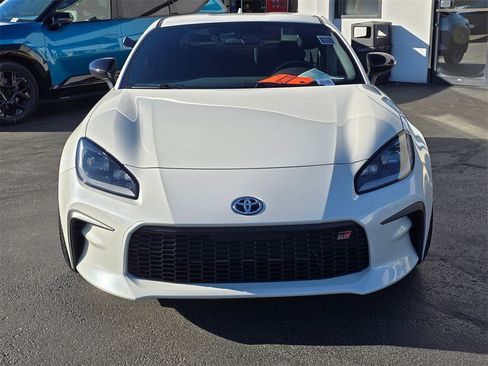 Used 2024 Toyota GR86 image 2