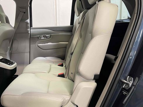 Used 2021 Volvo XC90 T5 Momentum AWD/4WD image 36