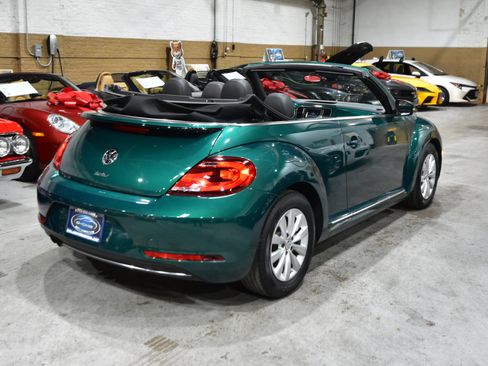 Used 2018 Volkswagen Beetle 2.0T image 16