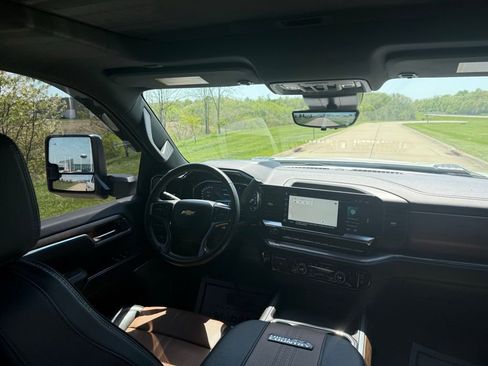 Used 2025 Chevrolet Silverado 2500 High Country w/ High Country Premium Package AWD/4WD image 20