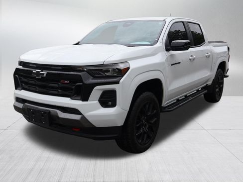 Used 2024 Chevrolet Colorado Z71 w/ LPO, Dark Essentials Package AWD/4WD image 3
