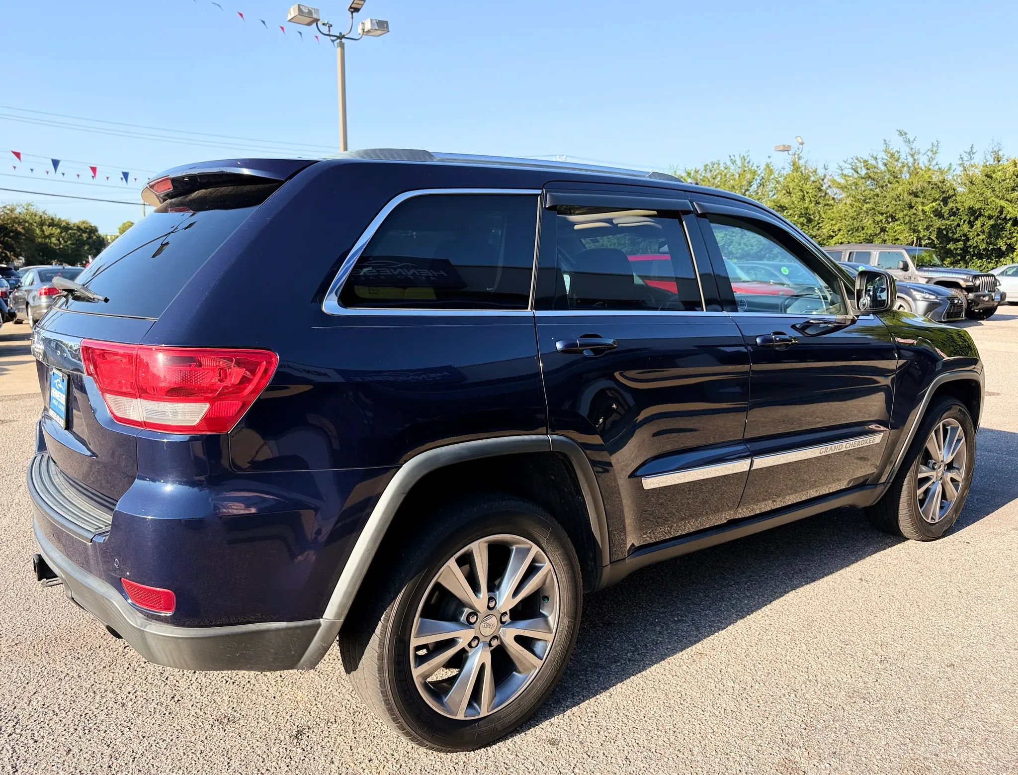 Used 2013 Jeep Grand Cherokee Laredo RWD image 26