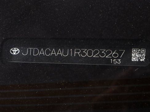 Used 2024 Toyota Prius LE FWD image 34