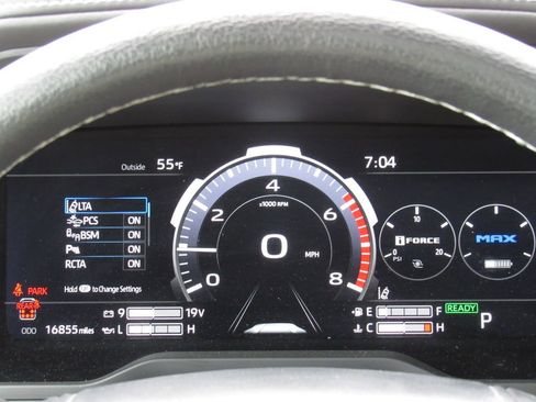 Used 2024 Toyota Sequoia Platinum AWD/4WD image 29