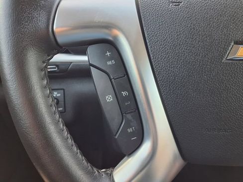 Used 2017 Chevrolet Traverse LT w/ Style and Technology Package FWD image 14