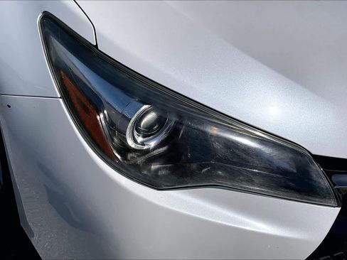 Used 2015 Toyota Camry SE w/ Moonroof Package image 28