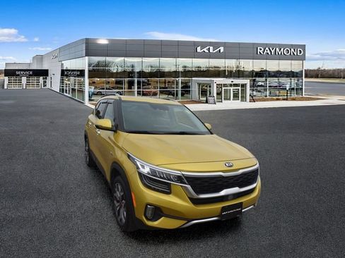 Used 2021 Kia Seltos SX w/ SX Sunroof Package AWD/4WD image 9