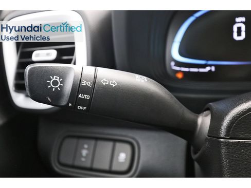 Certified 2024 Hyundai Venue Limited FWD image 20