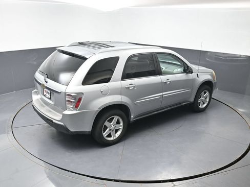 Used 2005 Chevrolet Equinox LT w/ Preferred Equipment Group AWD/4WD image 39