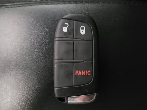 Used 2020 Jeep Compass Latitude FWD image 32