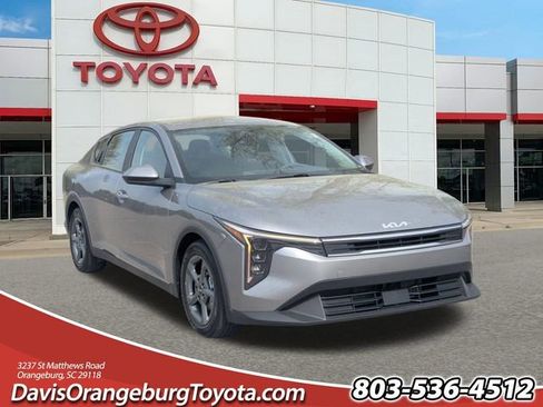 Used 2025 Kia K4 LXS image 1