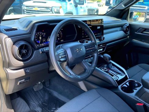Used 2024 Chevrolet Colorado Trail Boss w/ Technology Package AWD/4WD image 18