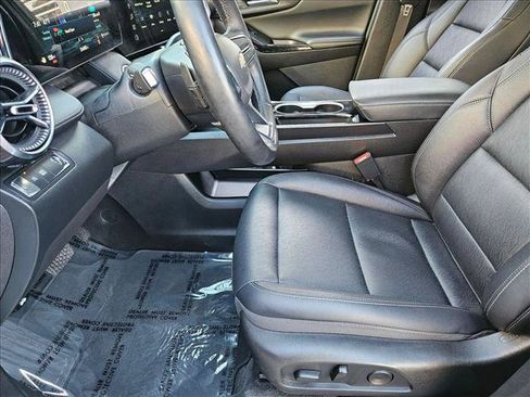 Used 2025 Chevrolet Equinox LT w/ Convenience Package II FWD image 13