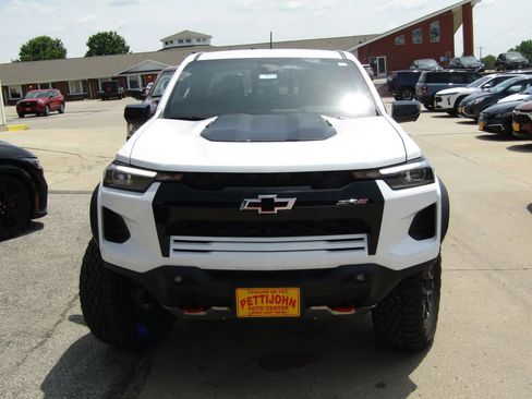 New 2026 Chevrolet Colorado ZR2 w/ Technology Package AWD/4WD image 13
